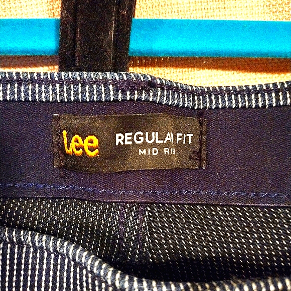 Lee Mid Rise Shorts - Picture 7 of 8